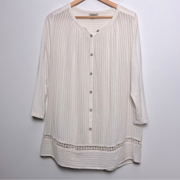 Lucky Brand Tops - Lucky Brand Ivory Textured Soft Button Up 3/4 Sleeve Decorative Gauzy Blouse